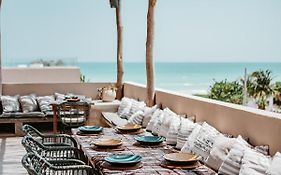 Dos Mares Barefoot Luxury